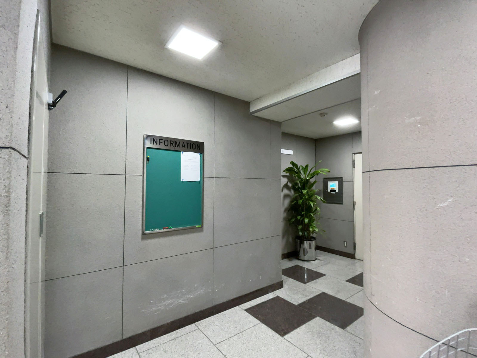 エントランスホール