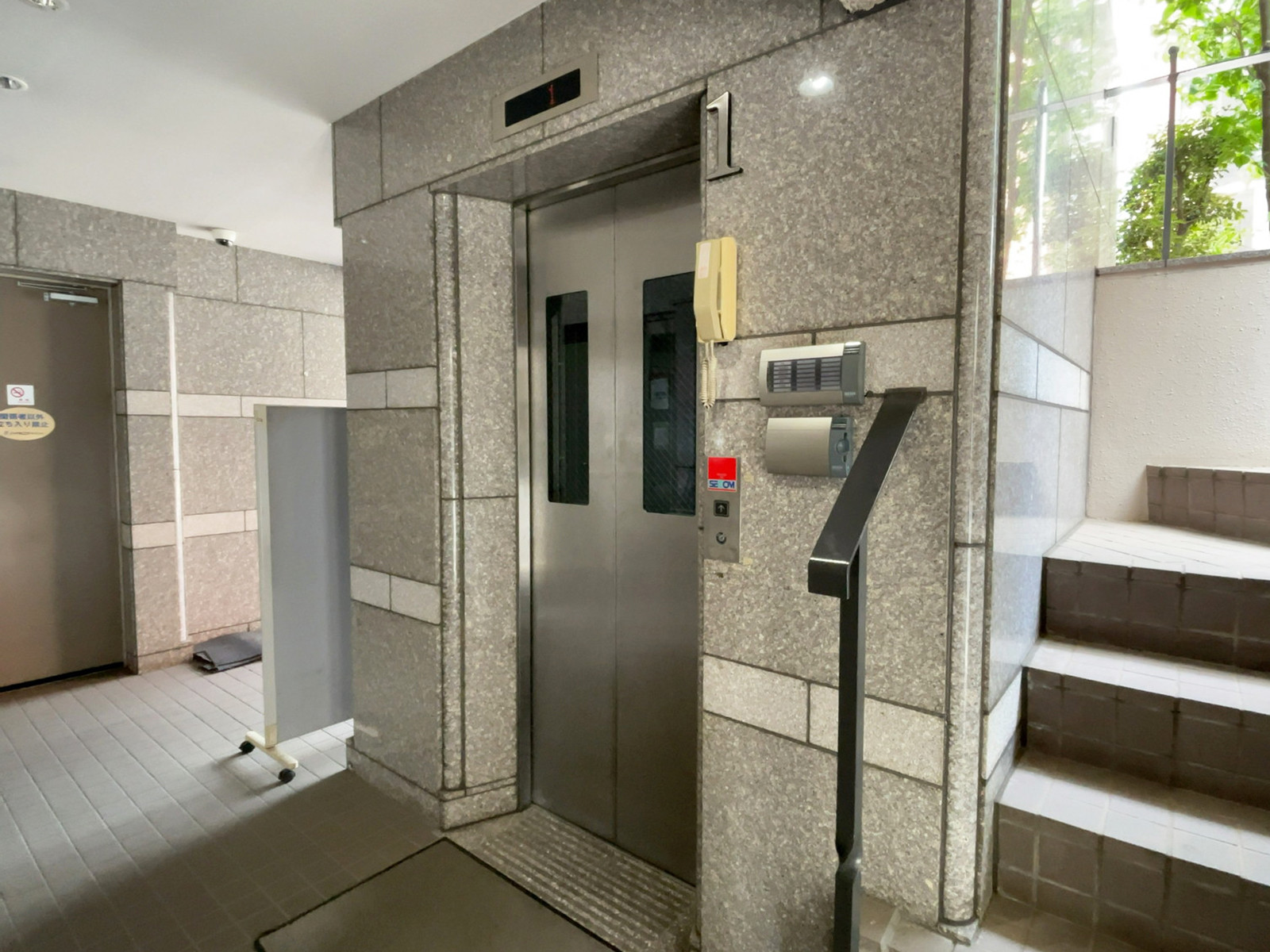 エレベーター(1基)