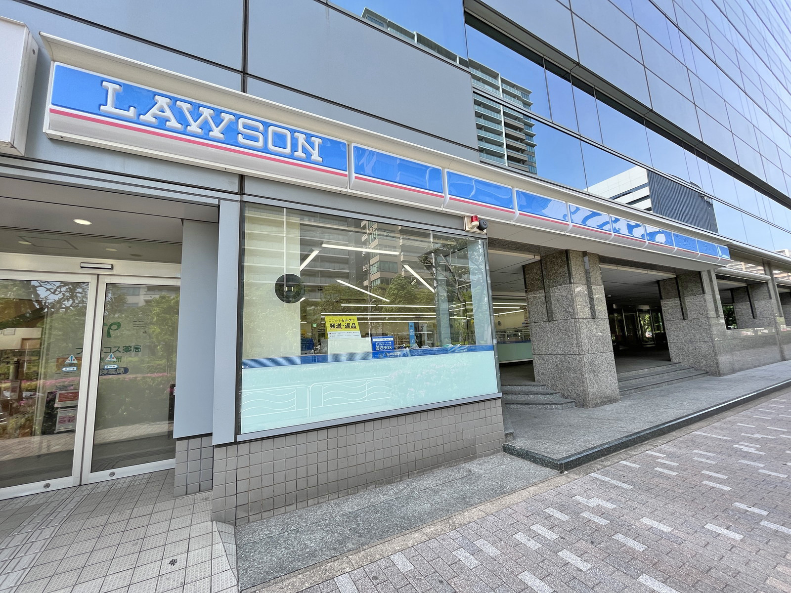 1階のローソン豊洲五丁目店