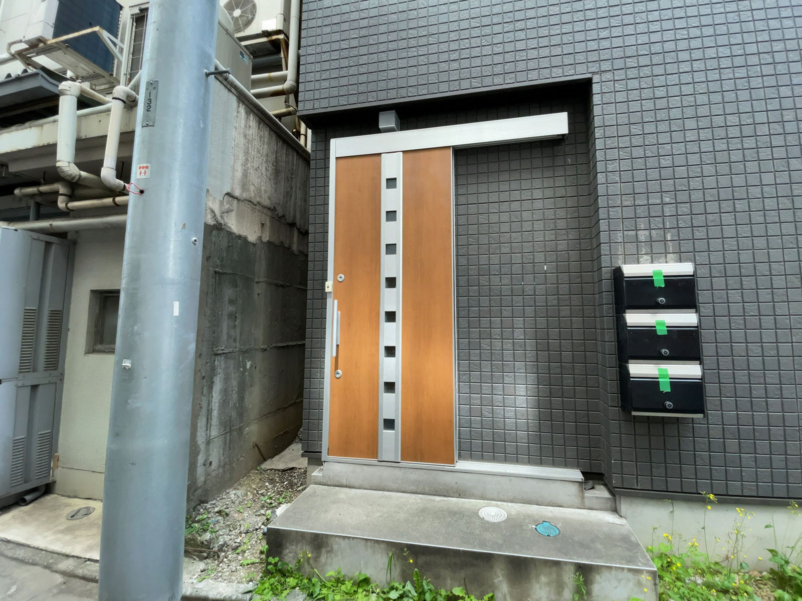 オフィスビル出入口