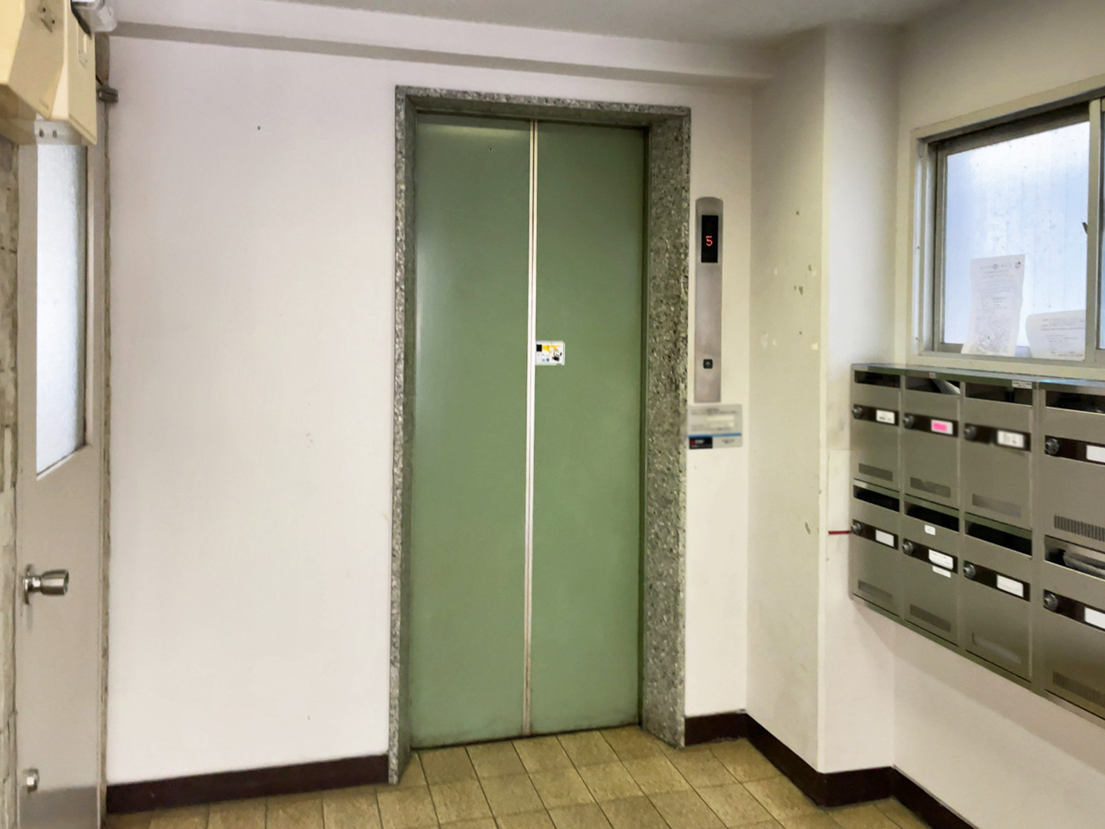エレベーター(1基)