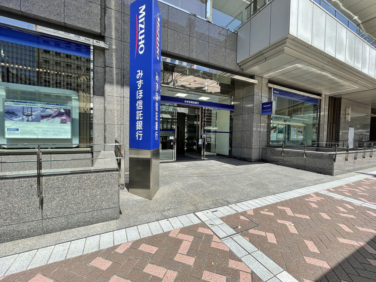 1階のみずほ信託銀行 横浜支店