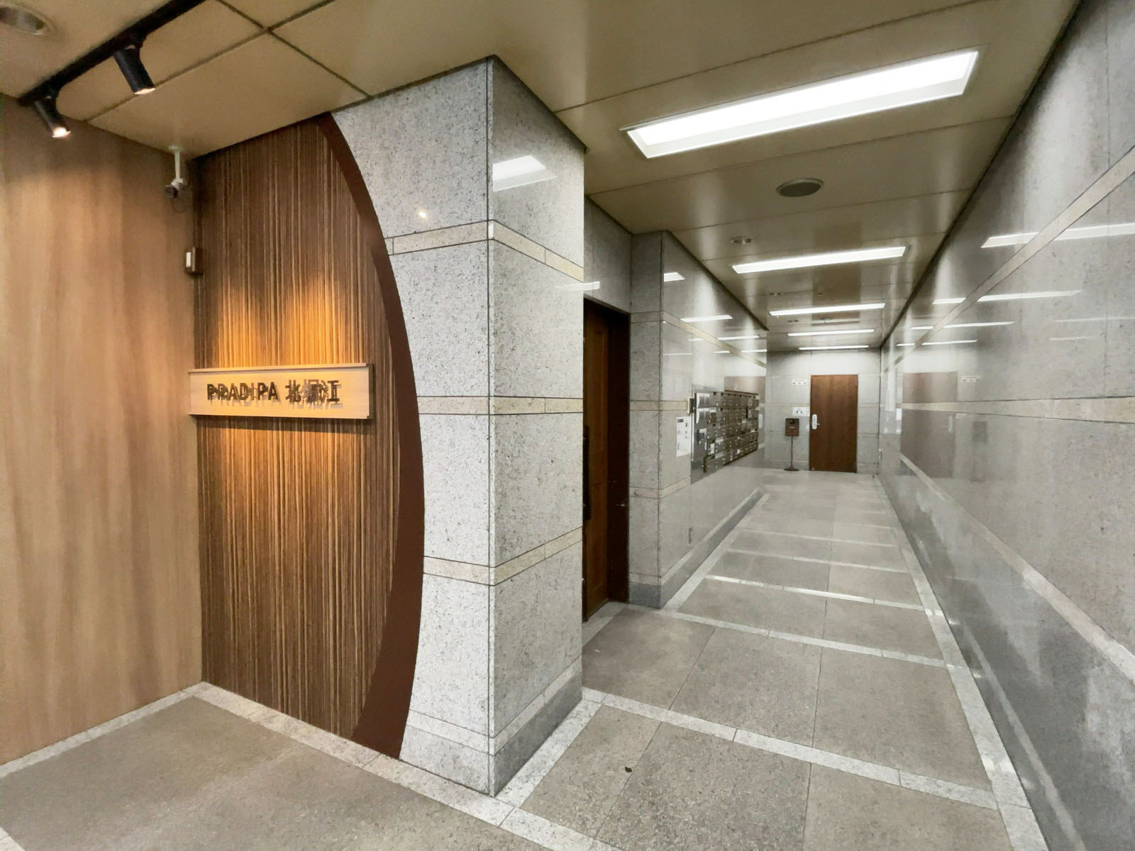 エントランスホール