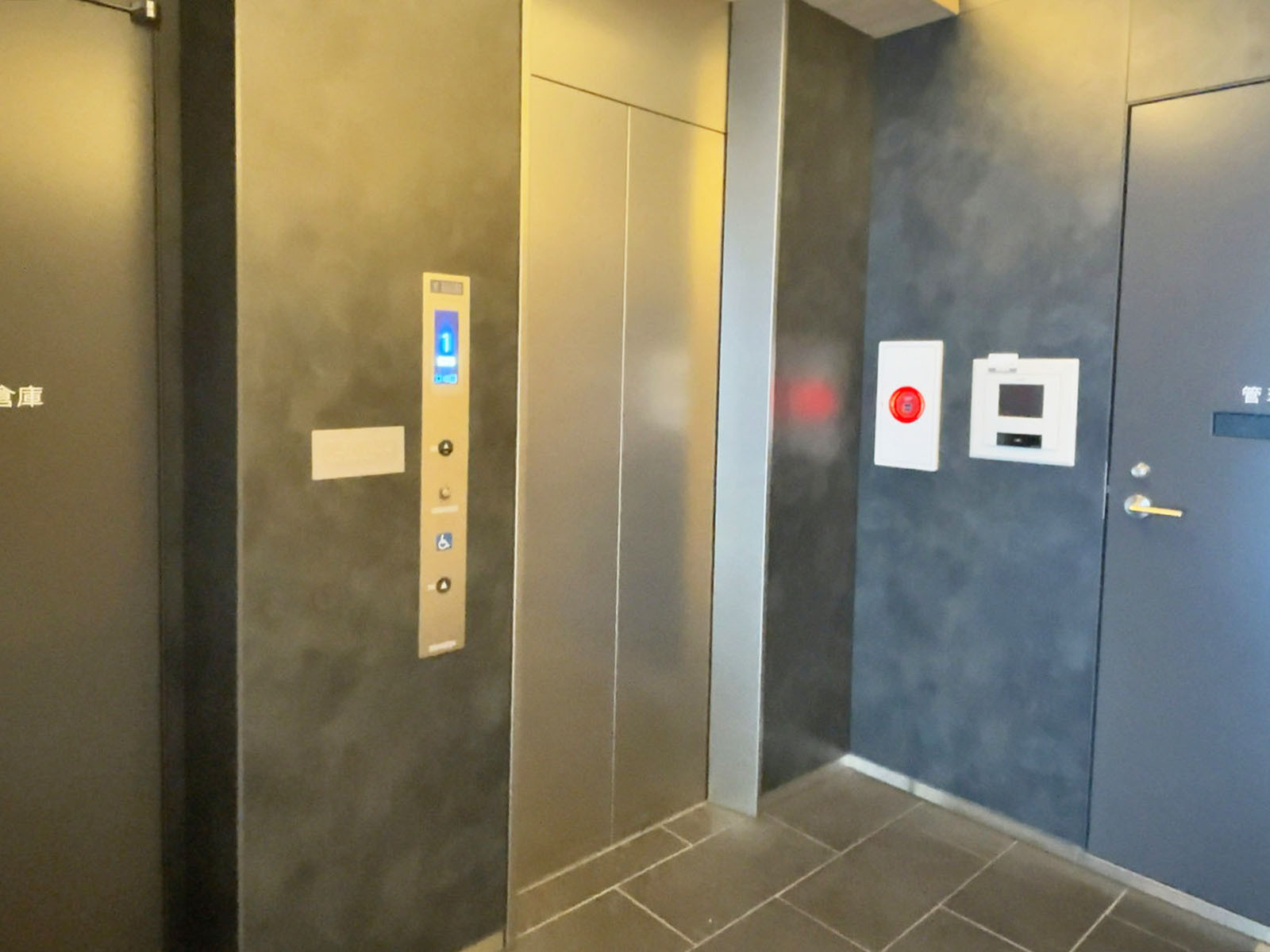 エレベーター(1基)