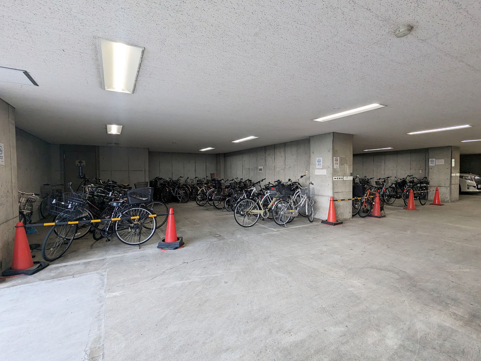 駐輪場