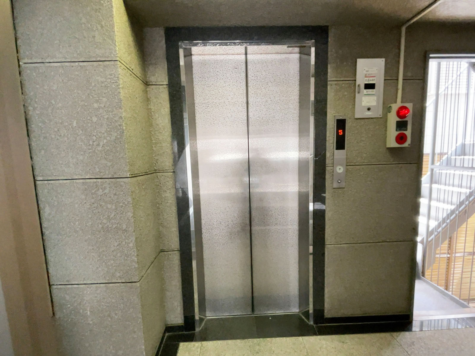 エレベーター
