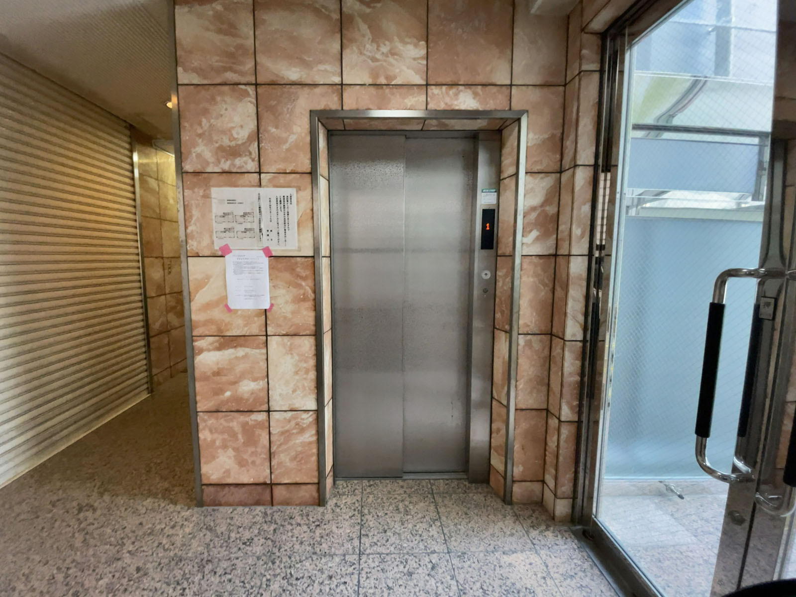 エレベーター（1基）