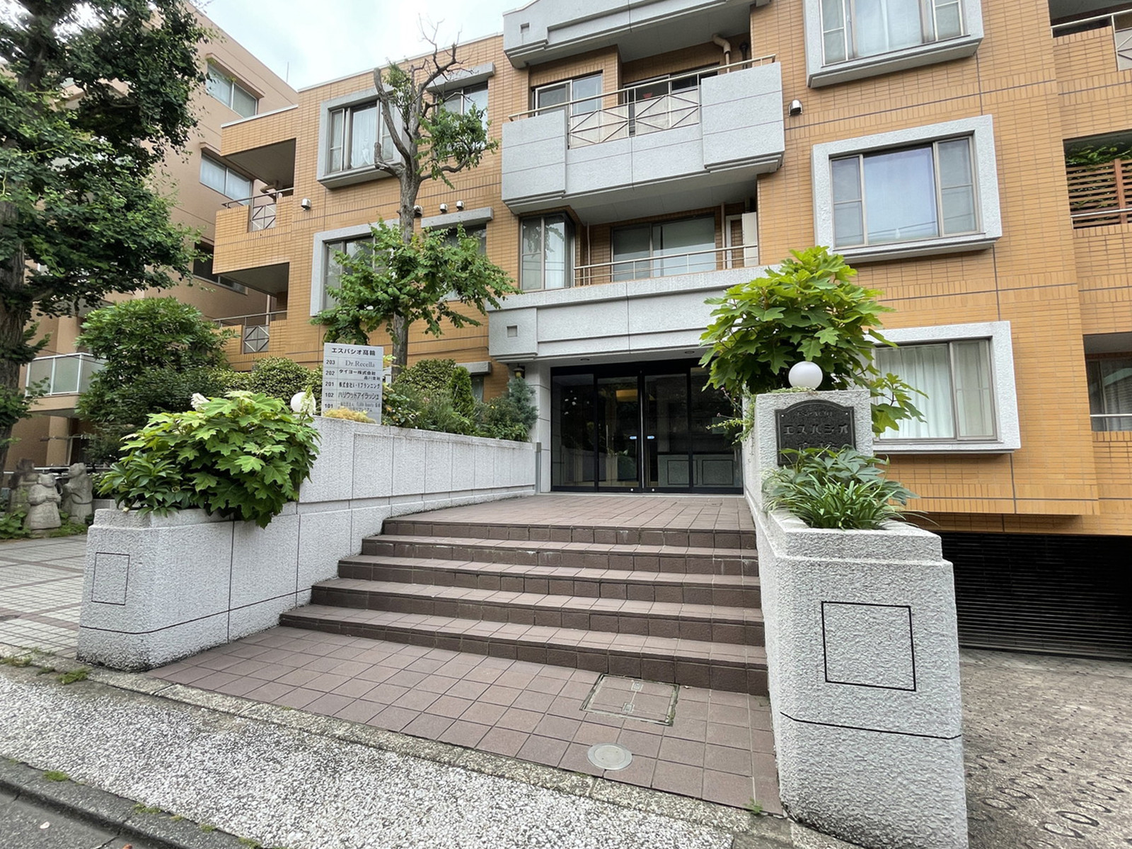 エントランスアプローチ