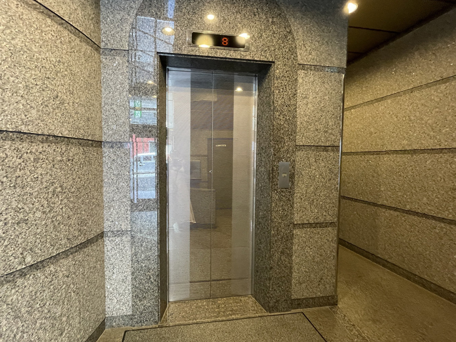 エレベーター(1基)