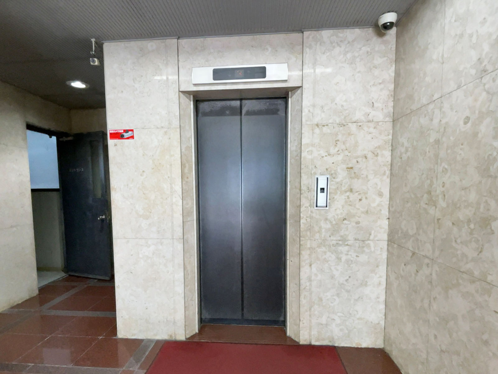 エレベーター(1基)