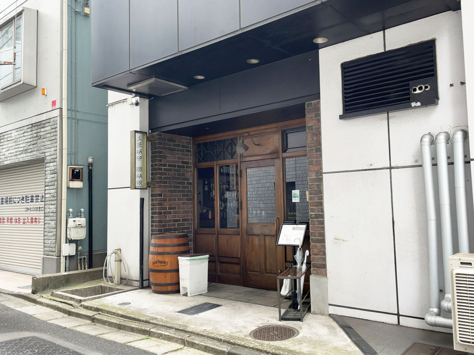1階飲食店の様子