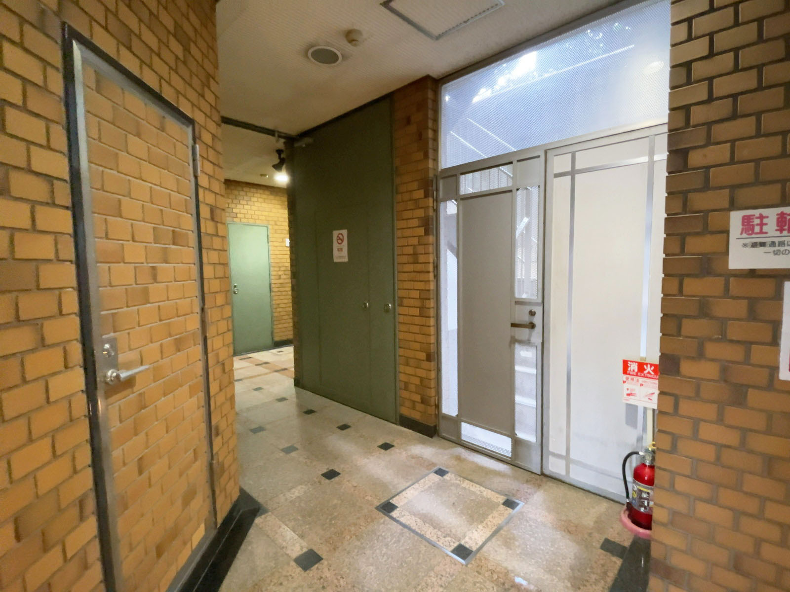 エントランス