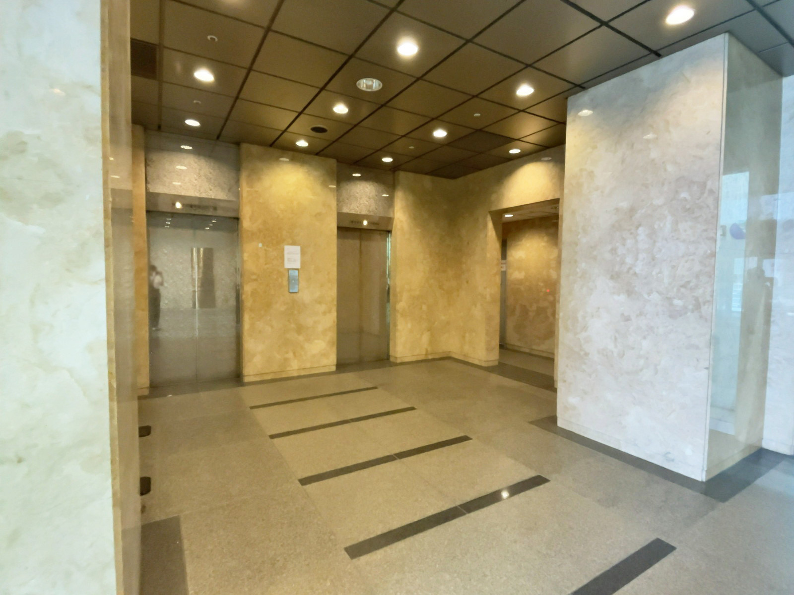 エレベーターホール