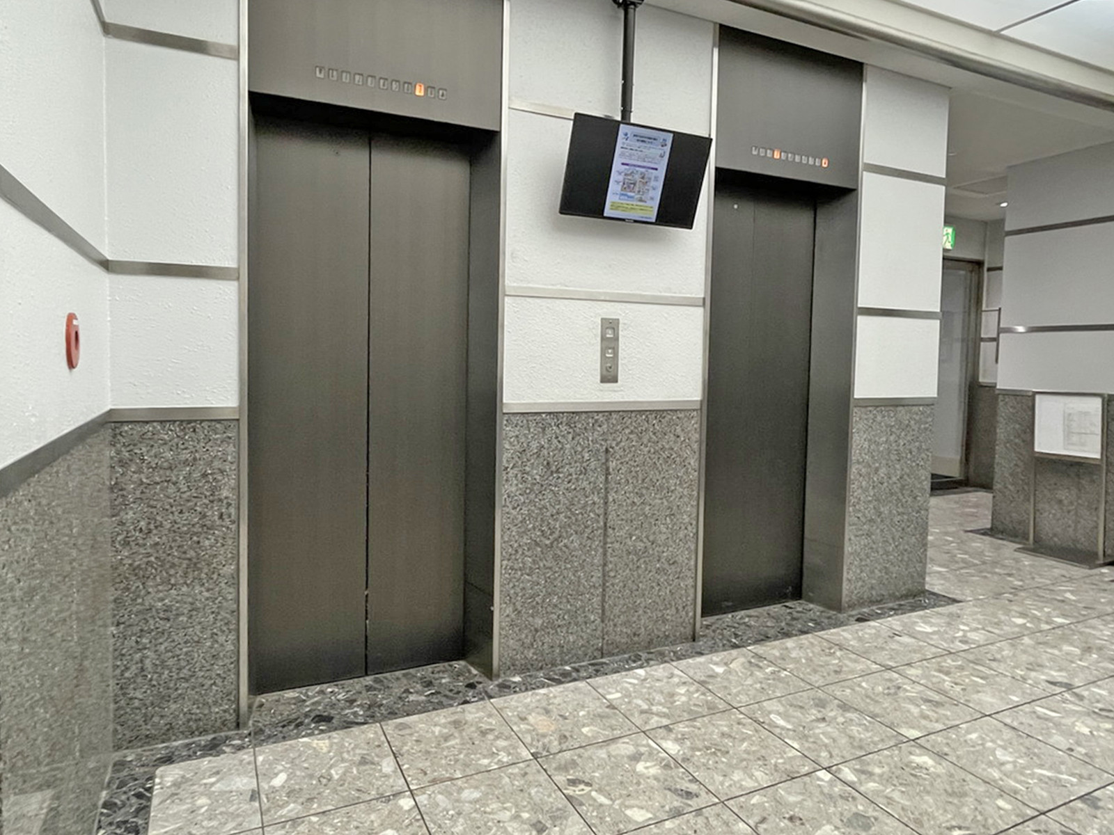 エレベーター(2基)