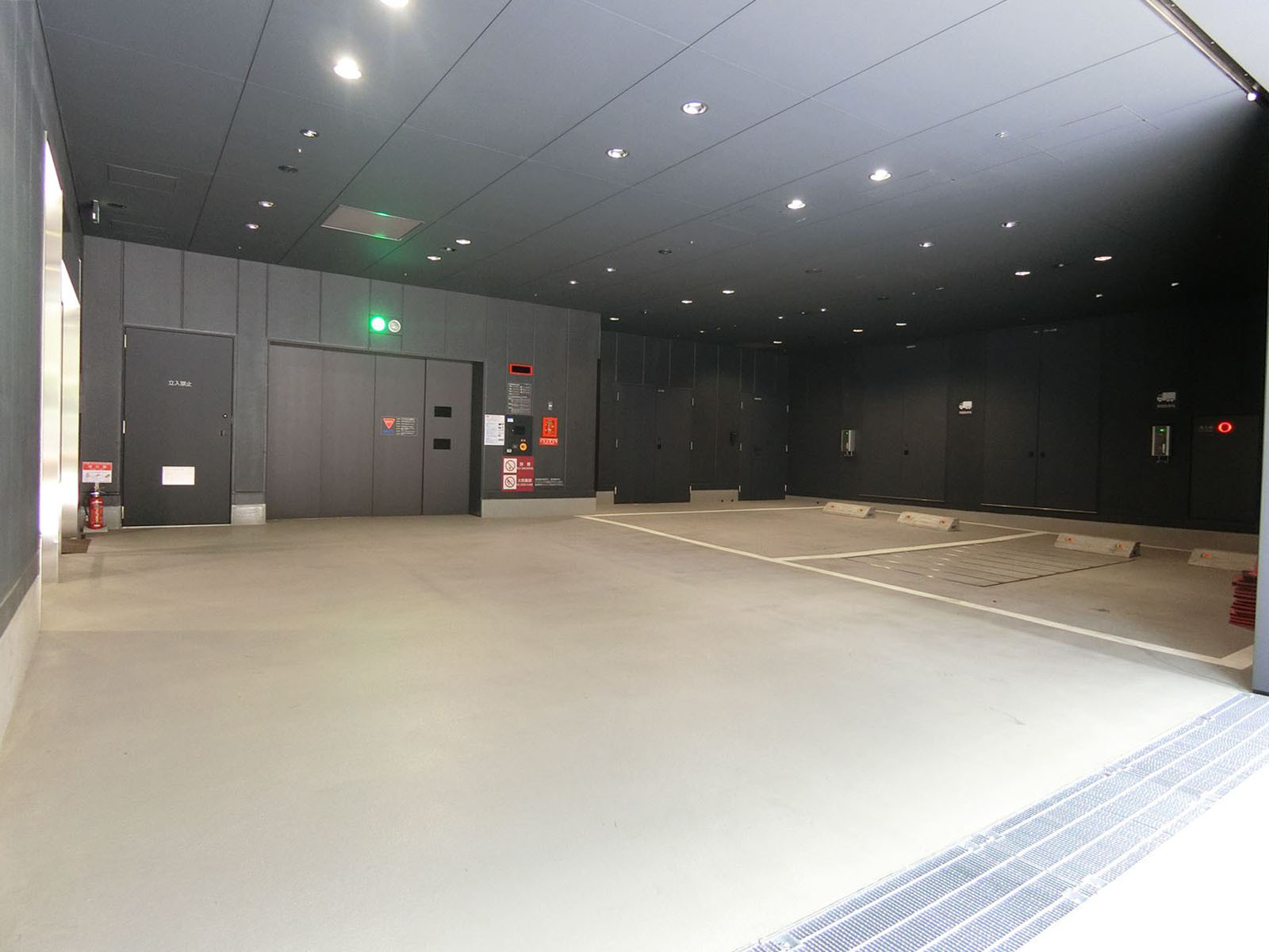 駐車場


