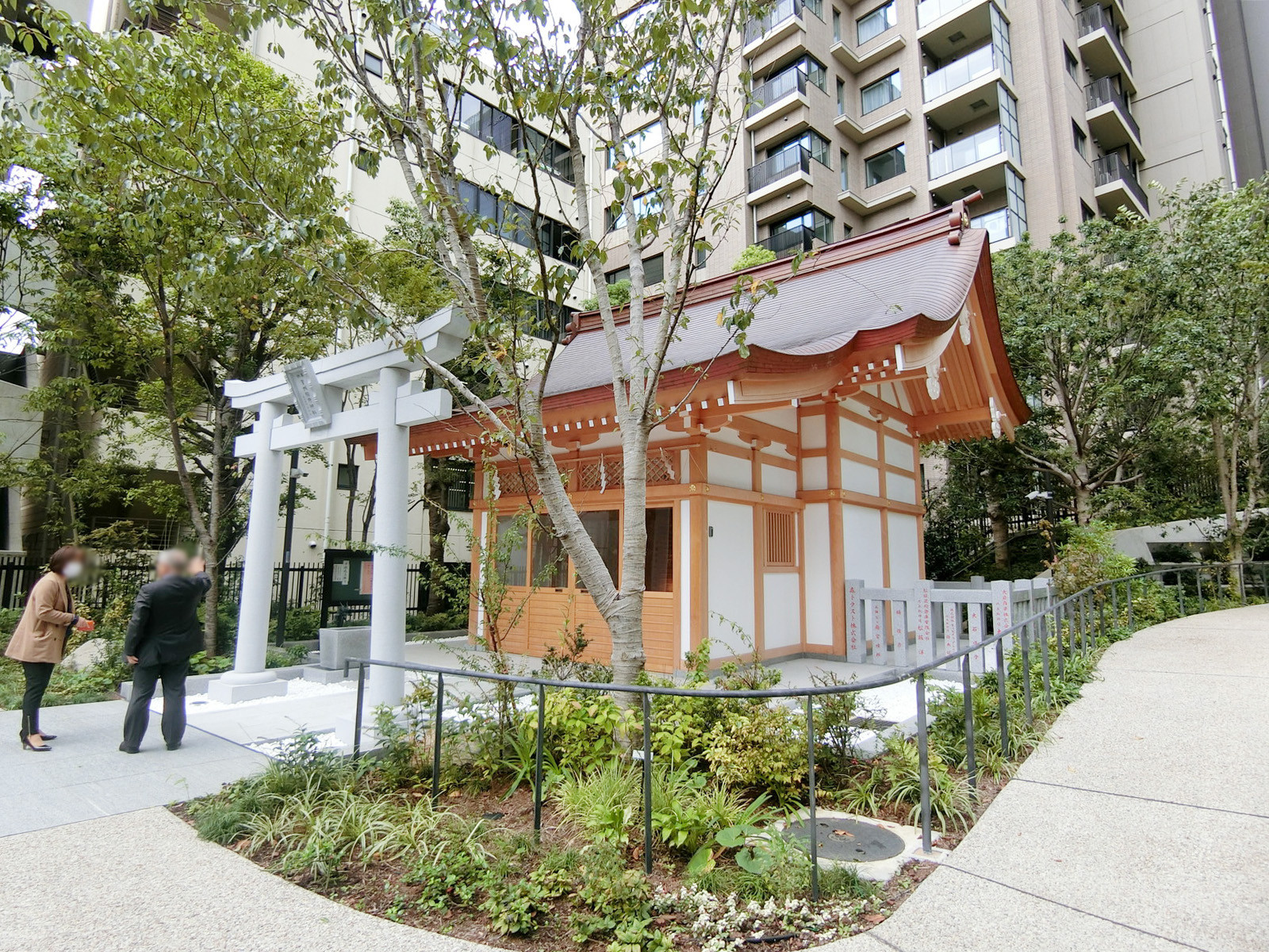 1階の葺城稲荷神社
