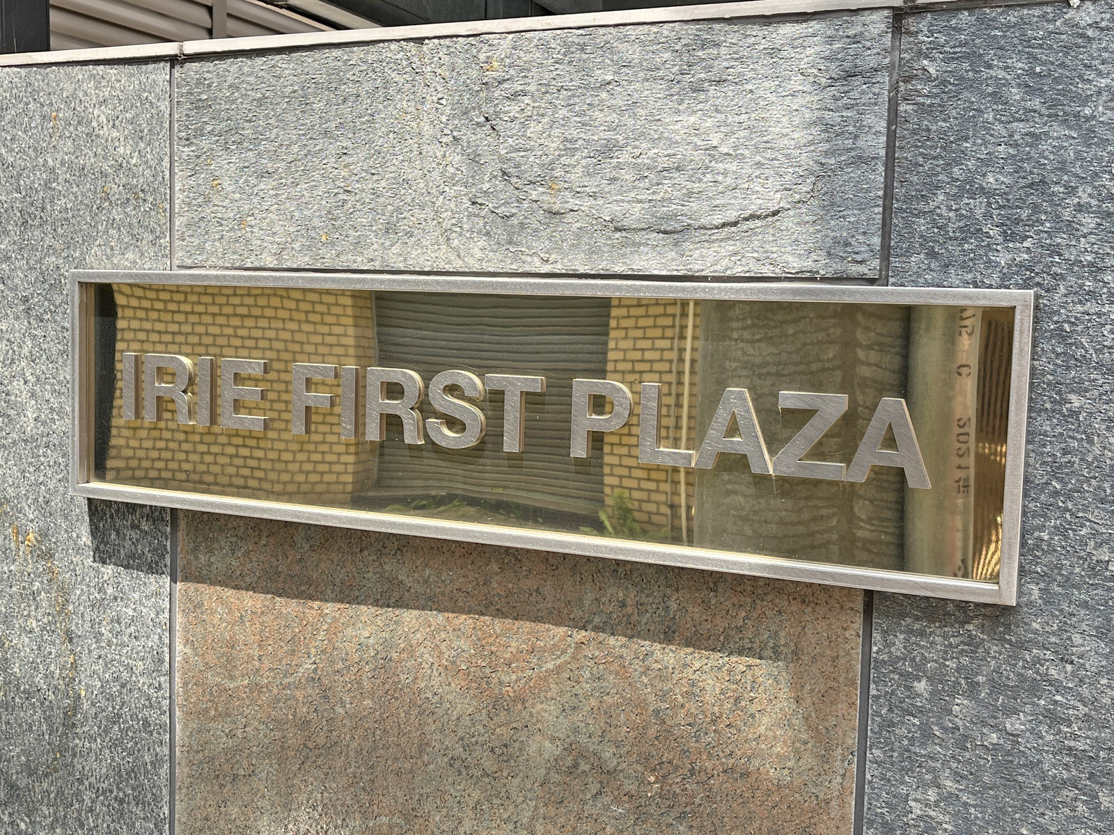 ネームプレート：IRIE FIRST PLAZA