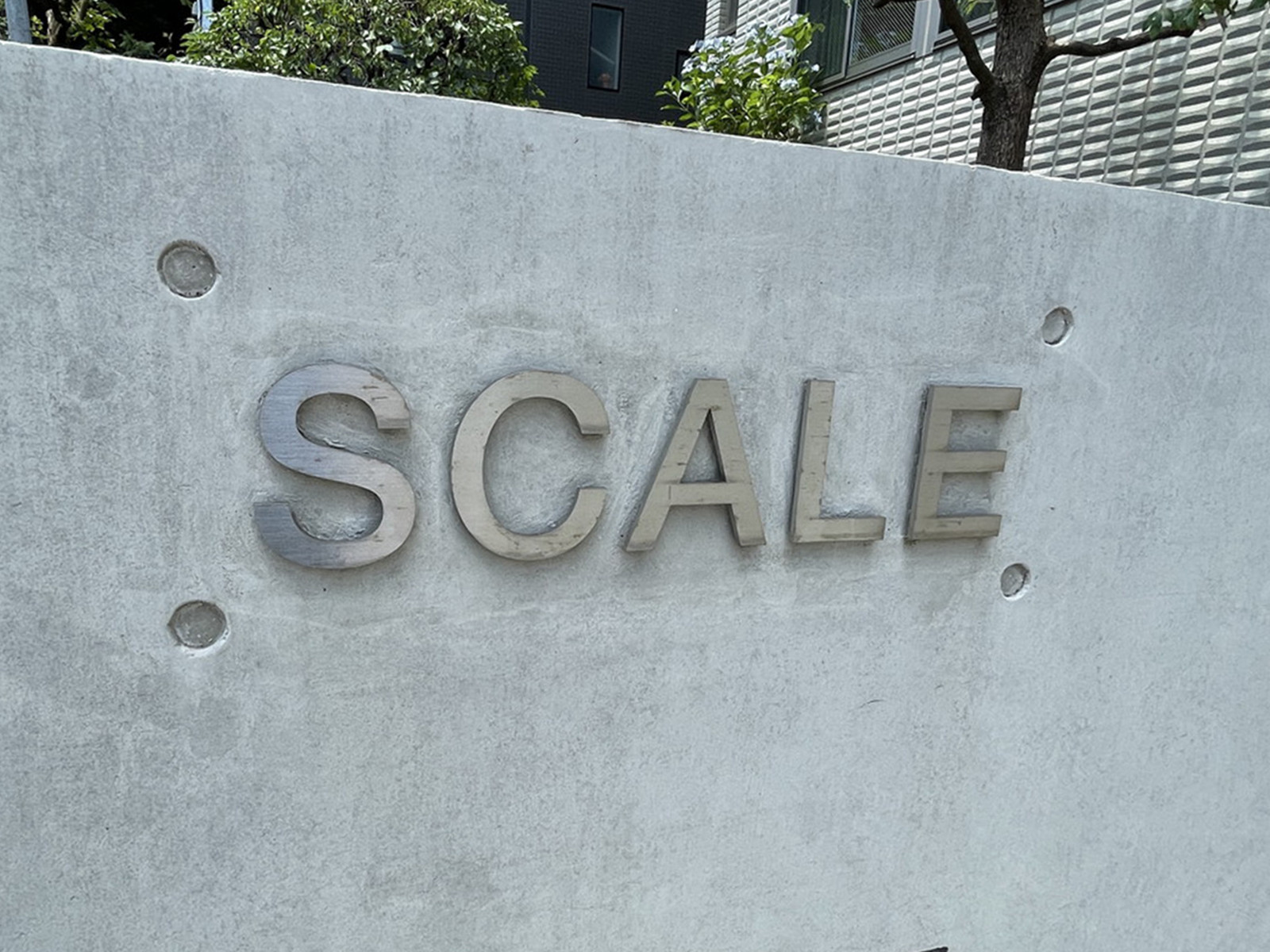 ネームプレート：SCALE
