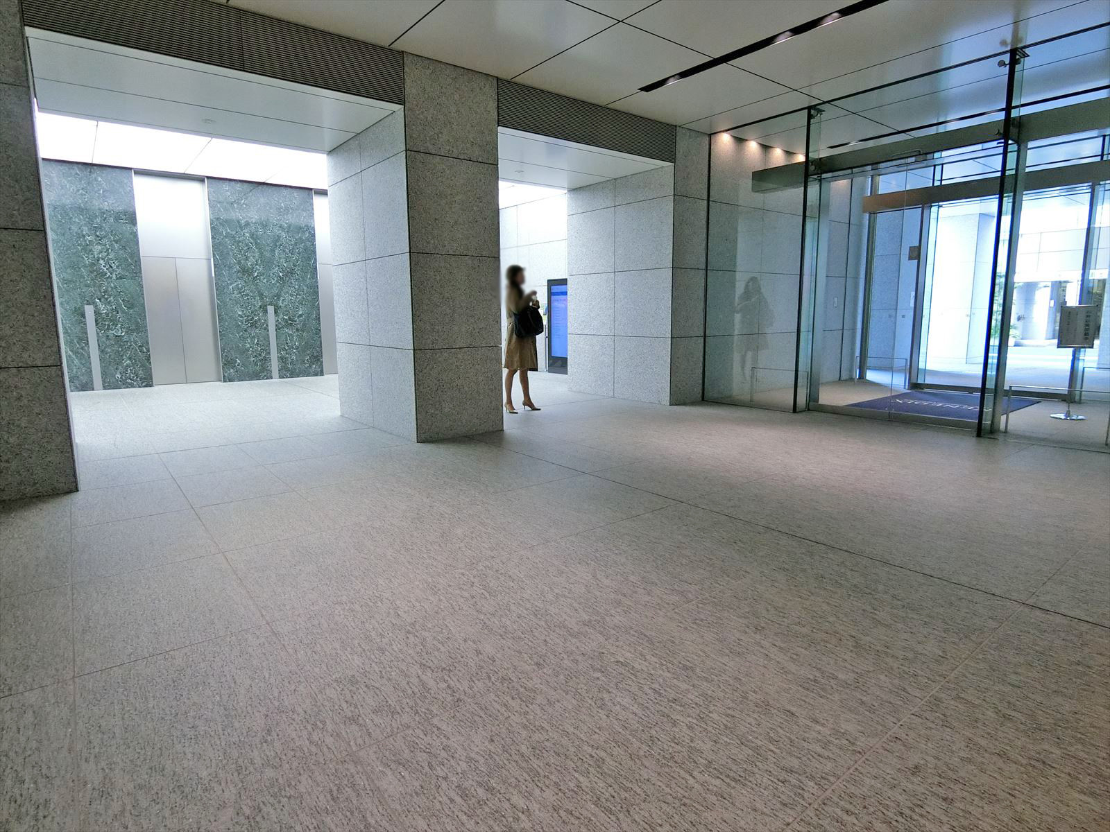 エントランスホール