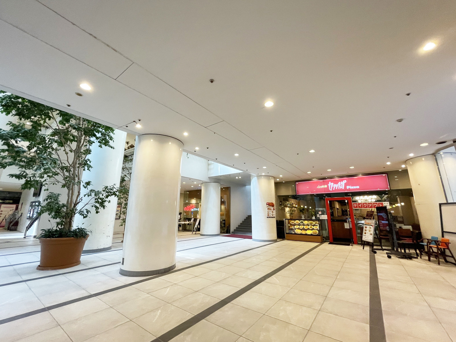 1階には飲食店が複数入居