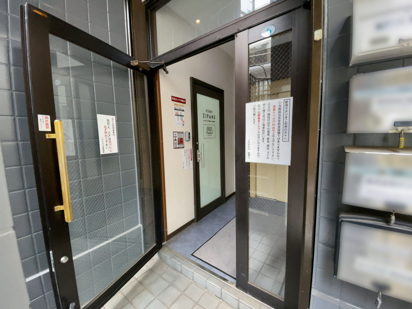 エントランス