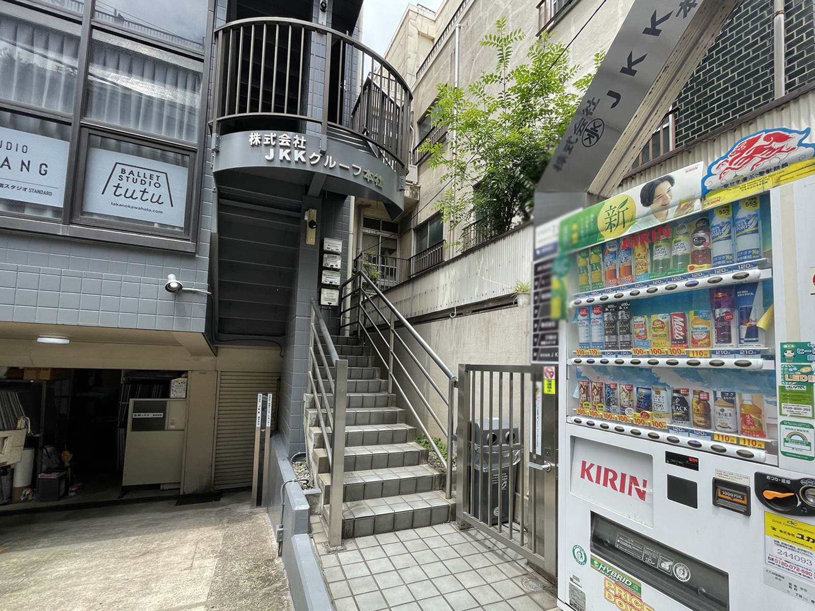 オフィスビル出入口