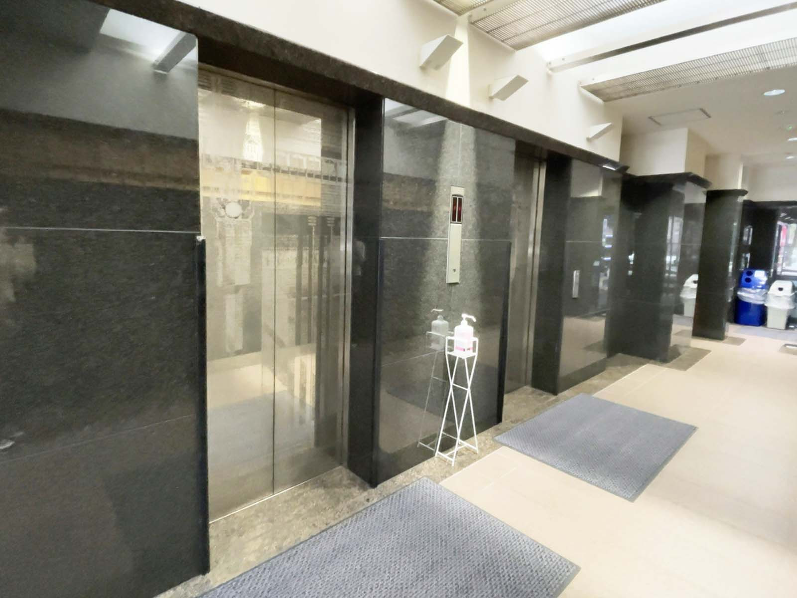 エレベーター(2基)