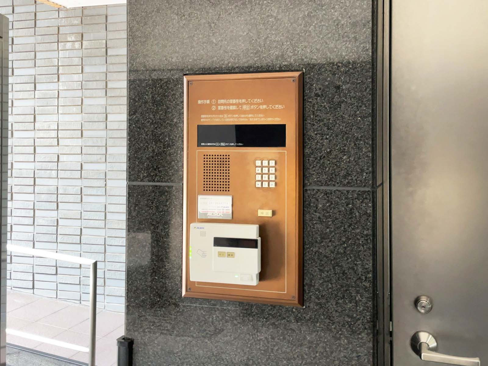 インターホン