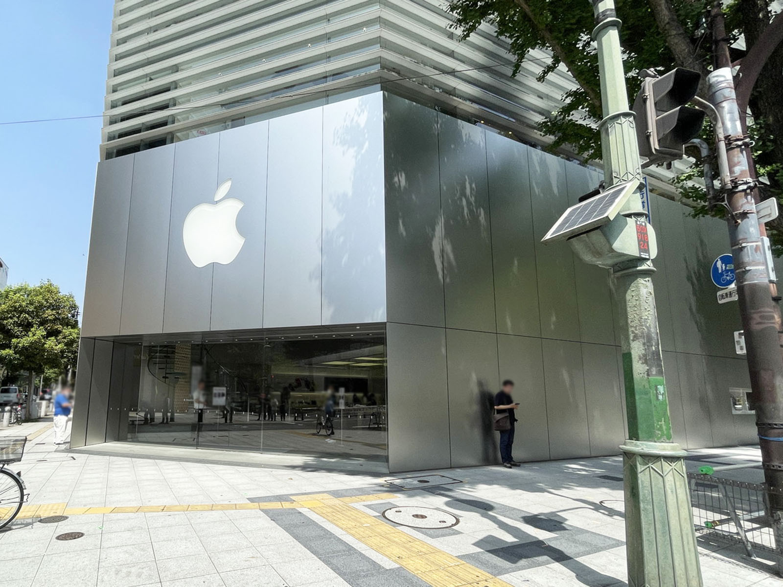 1階のApple 心斎橋