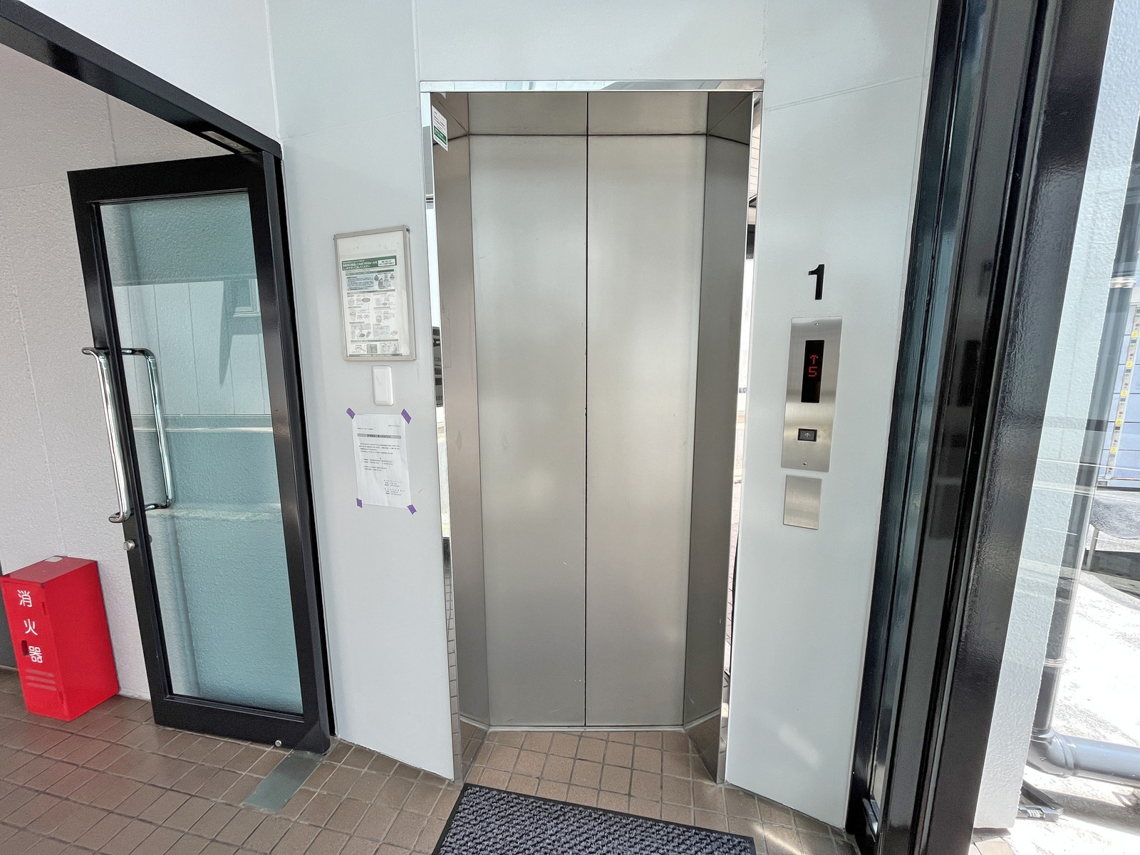 エレベーター（1基）