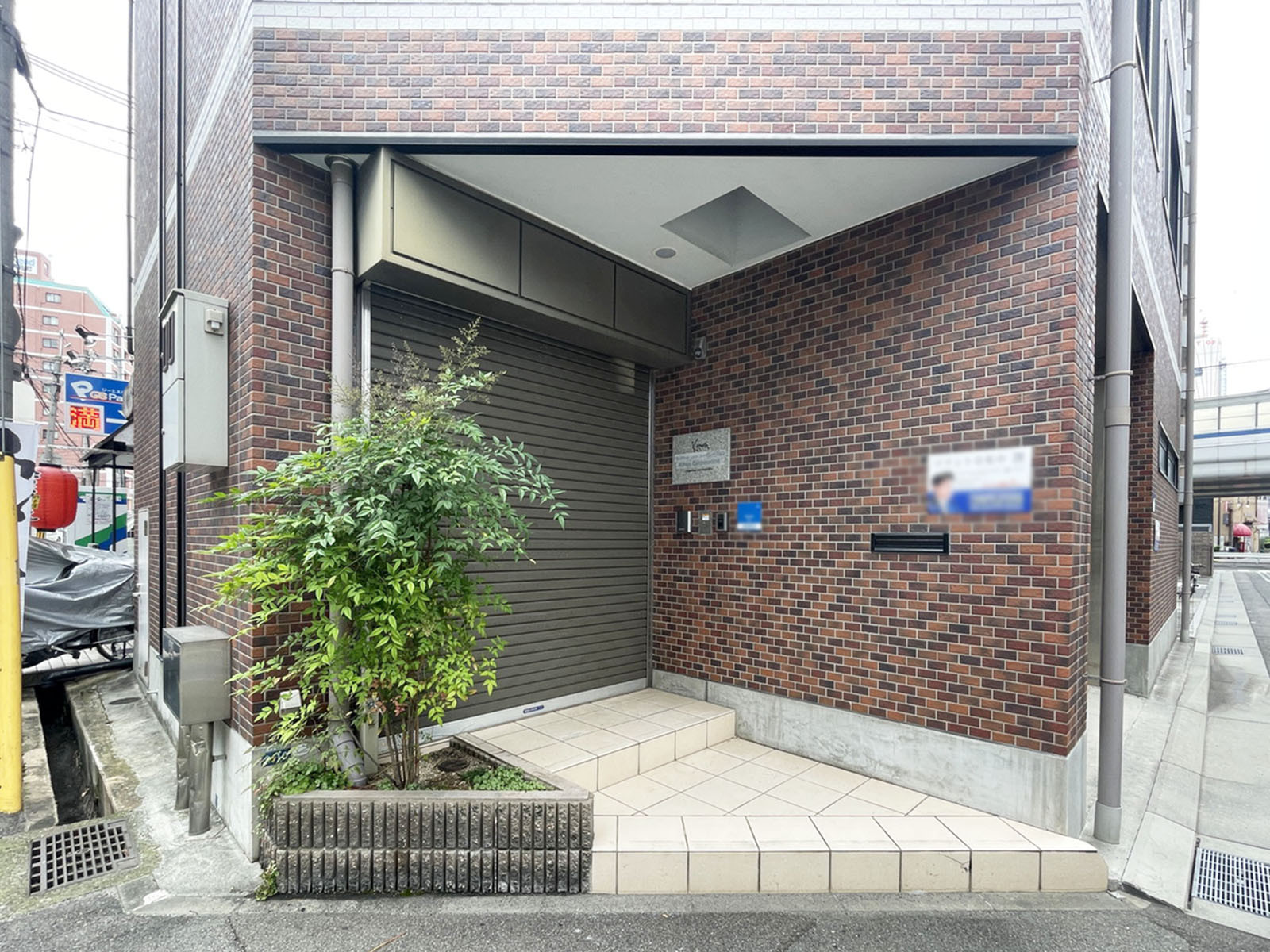 オフィスビル出入口
