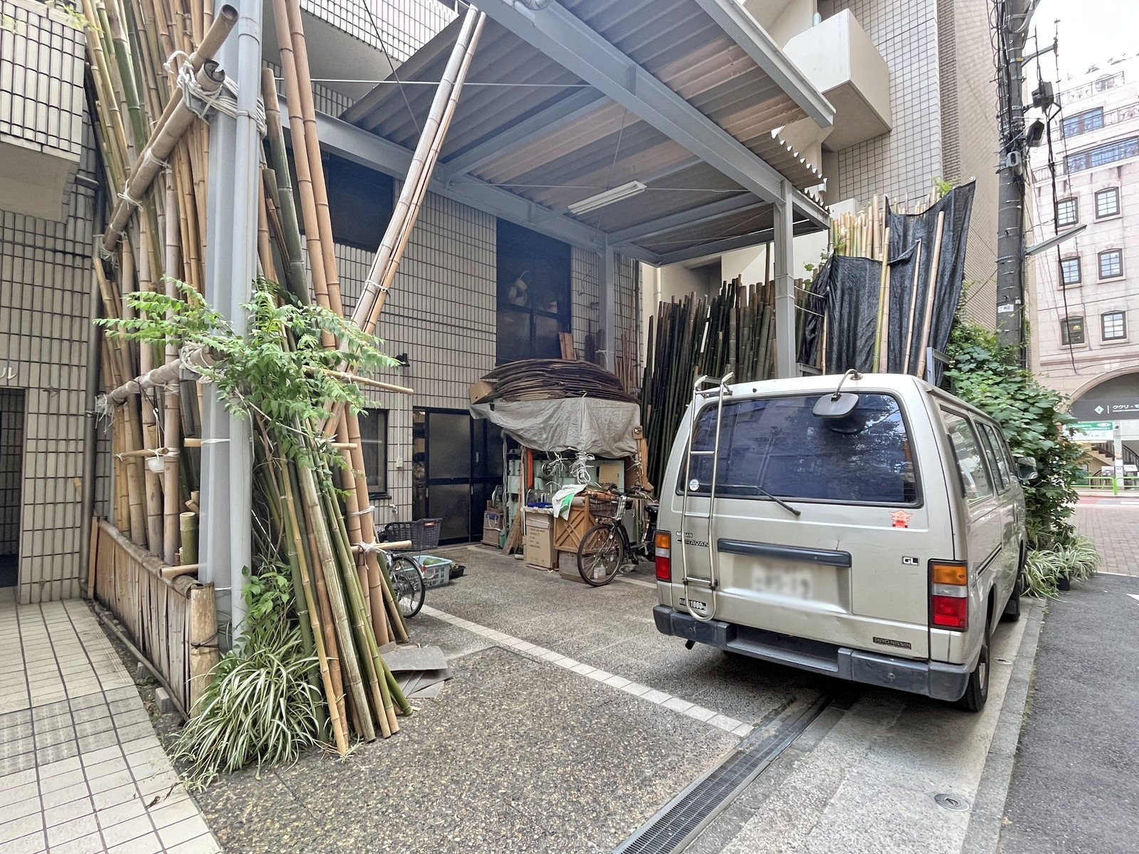 1階テナントの様子