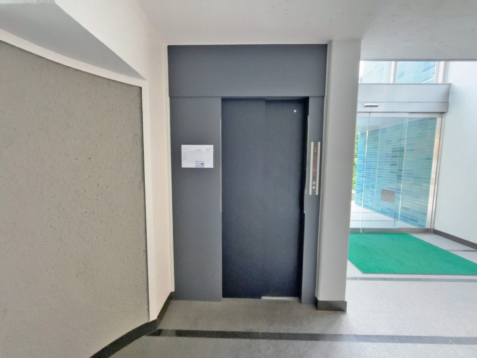 エレベーター(1基)