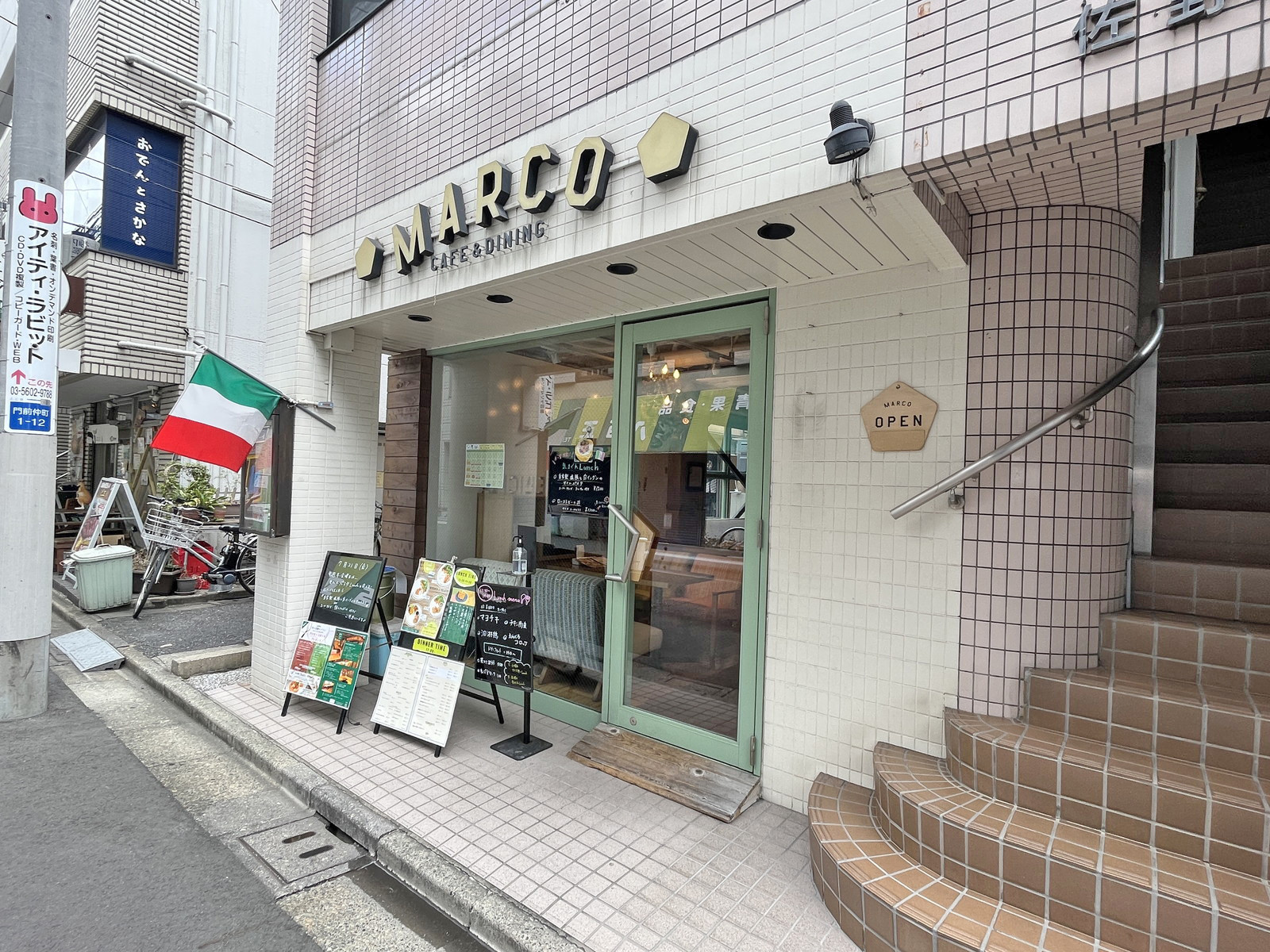1階テナントの様子