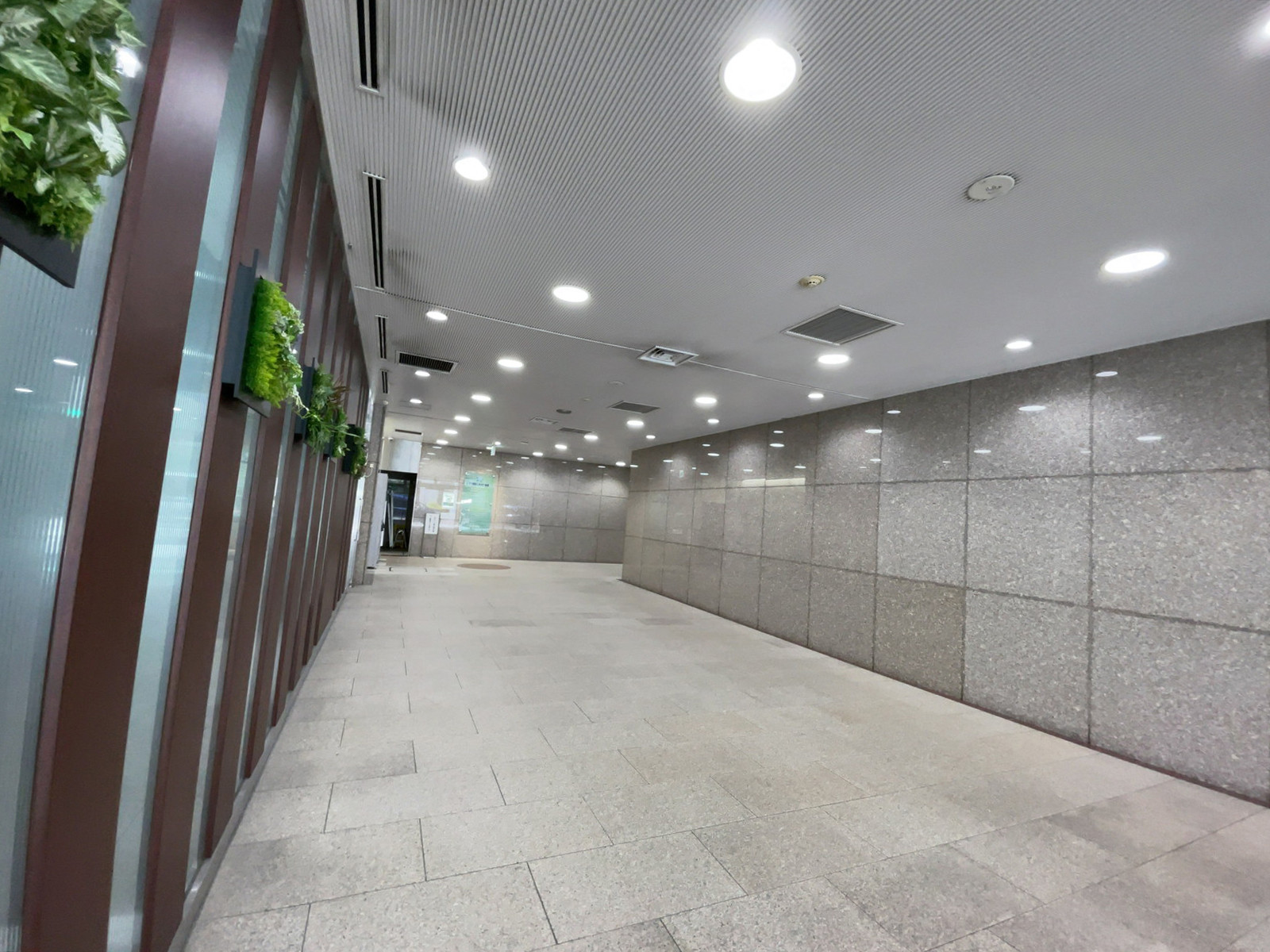 エントランスホール