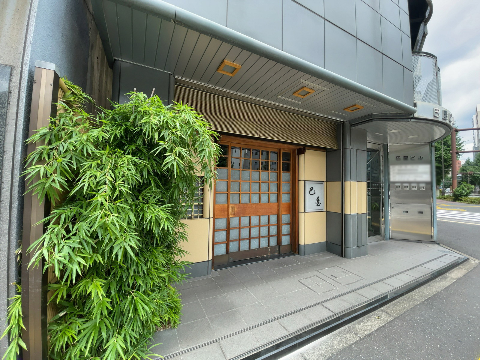 1階の飲食店