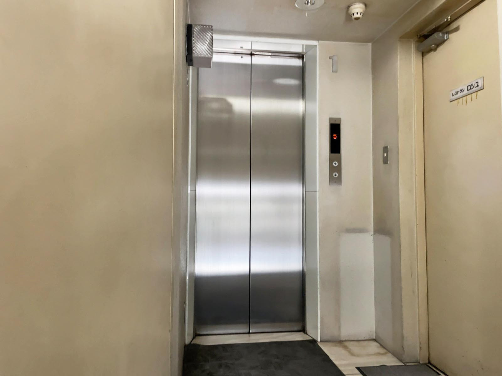 エレベーター