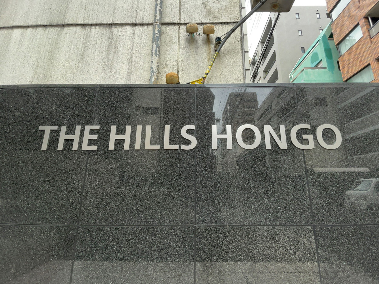 ネームプレート：THE HILLS HONGO