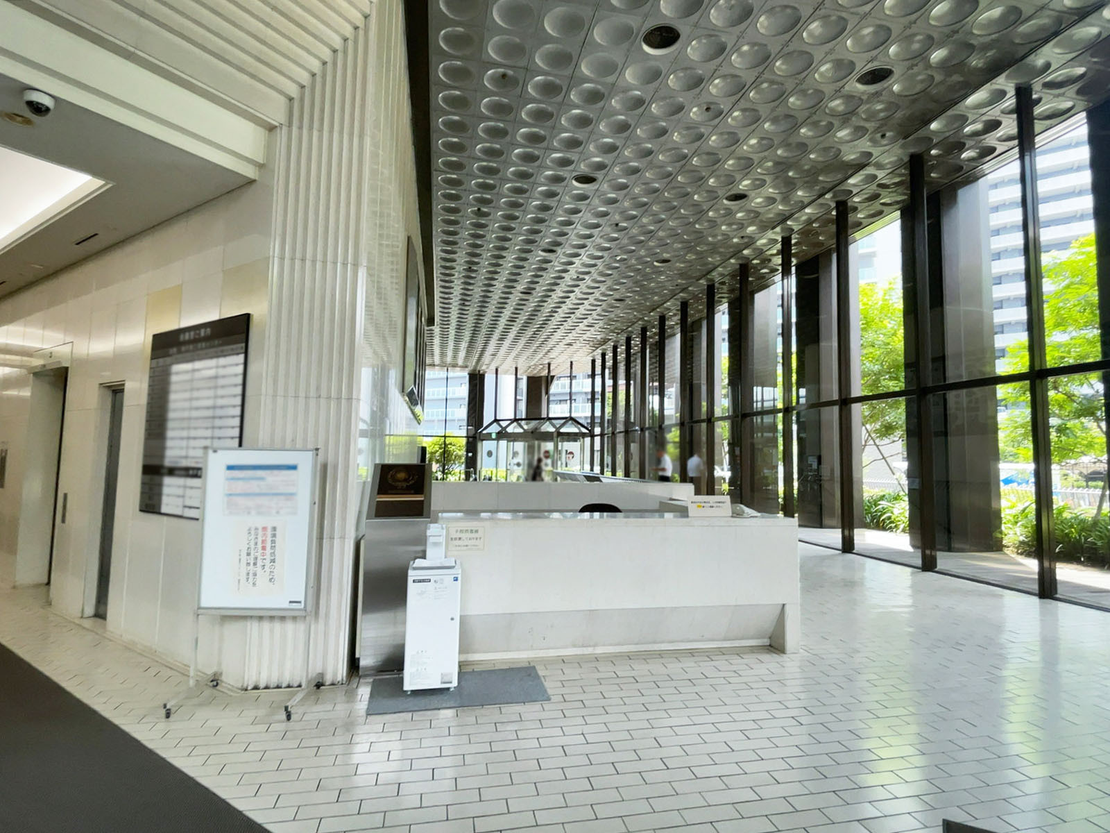 エントランスホール