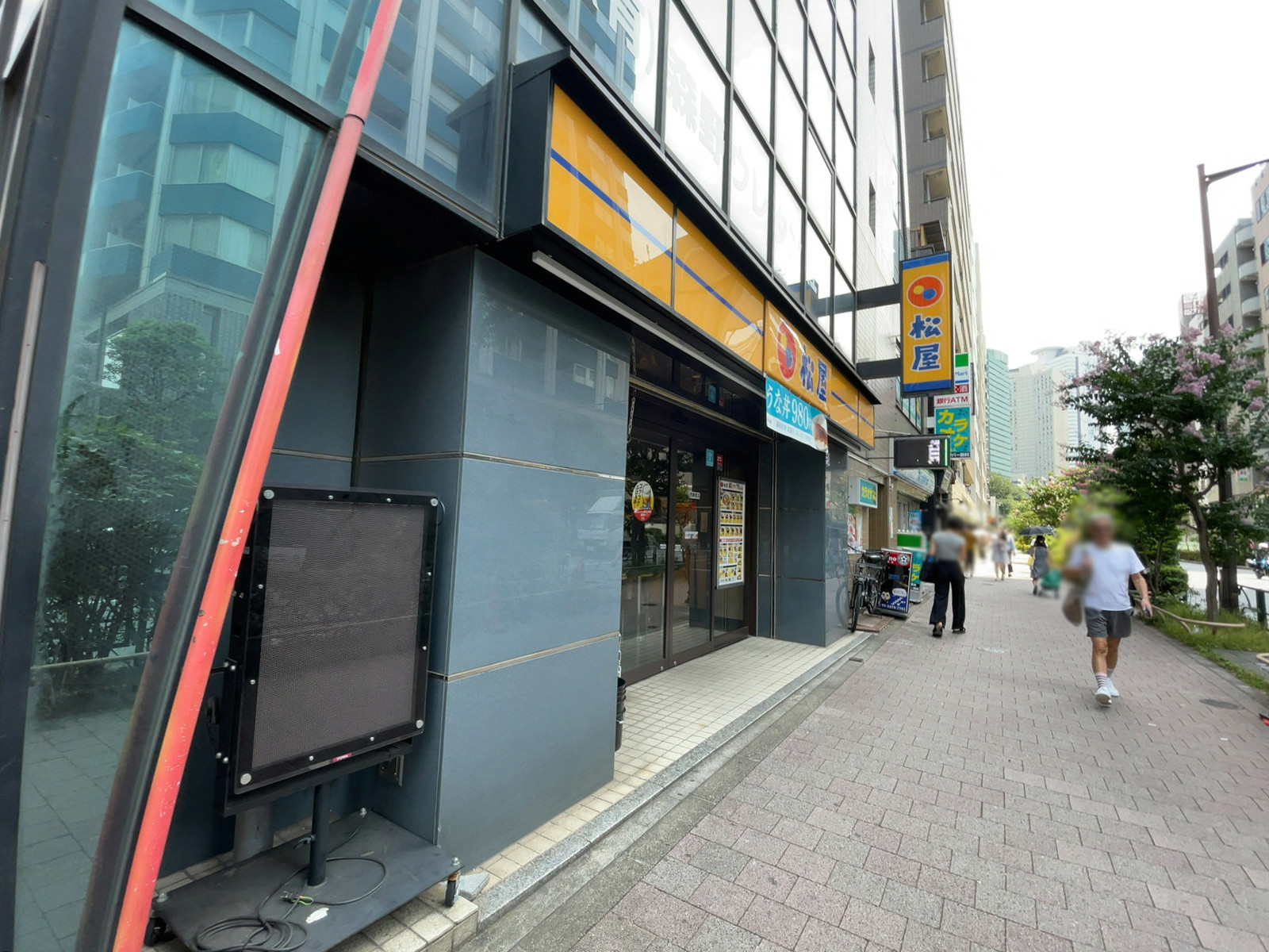 1階の松屋 西新宿店