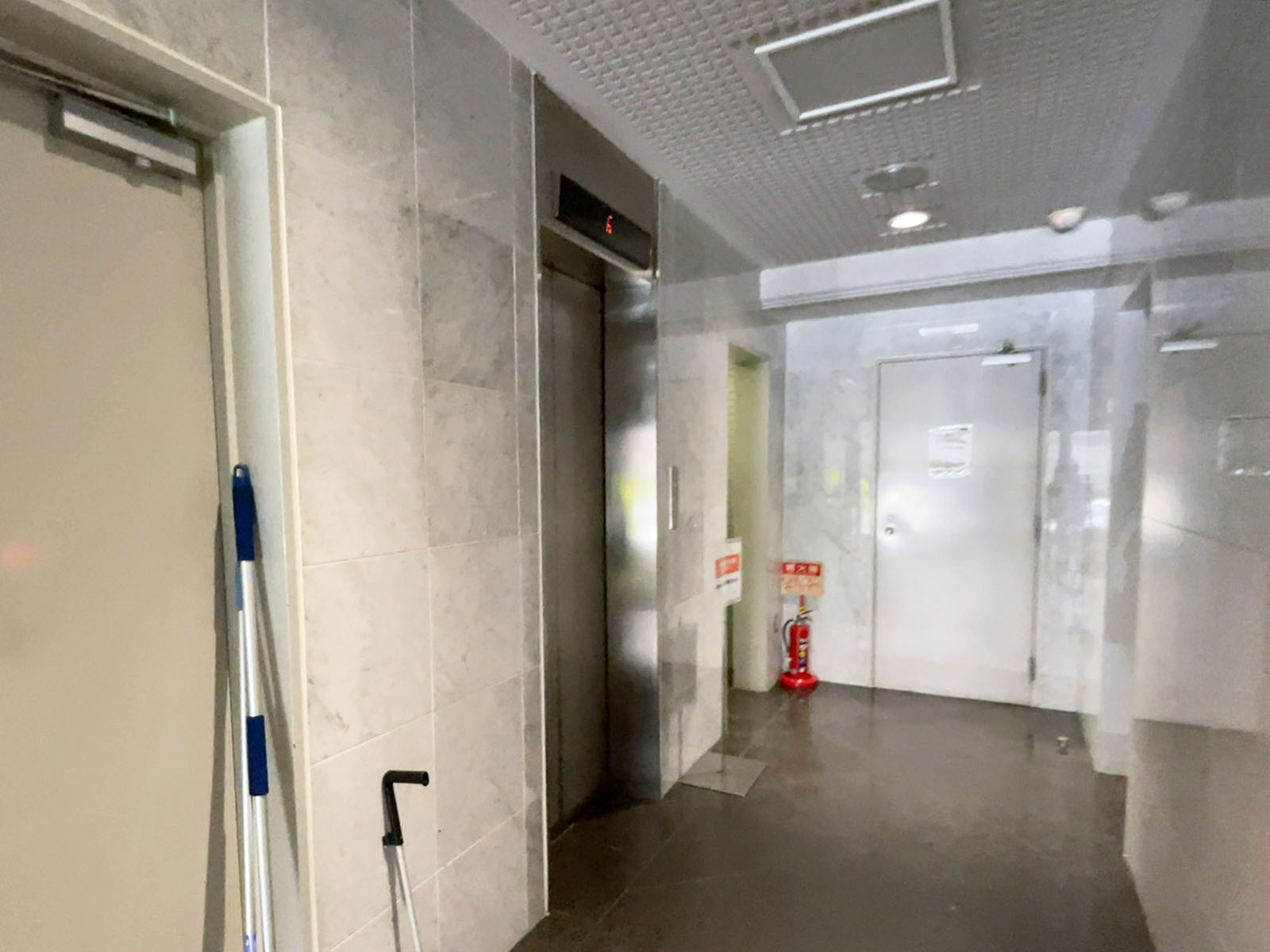 エレベーター(1基)