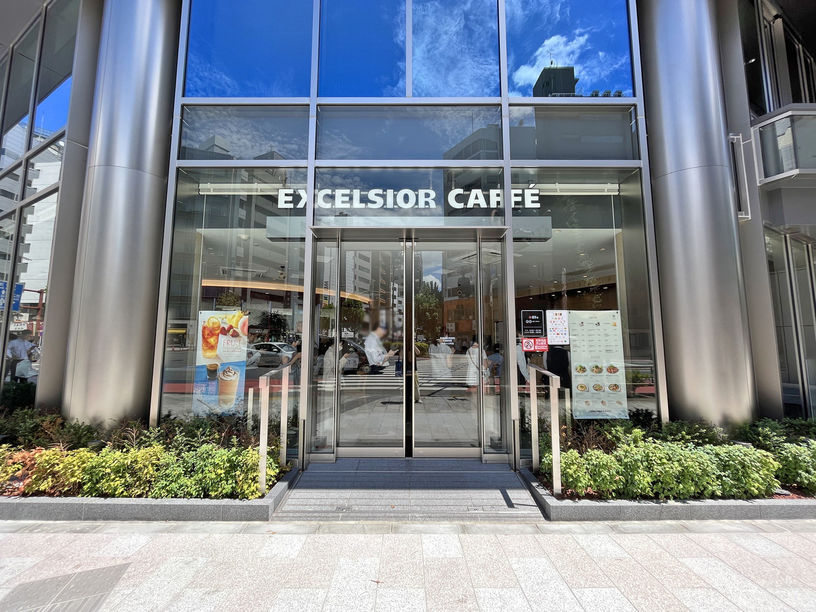 1階のエクセルシオールカフェ神田小川町店