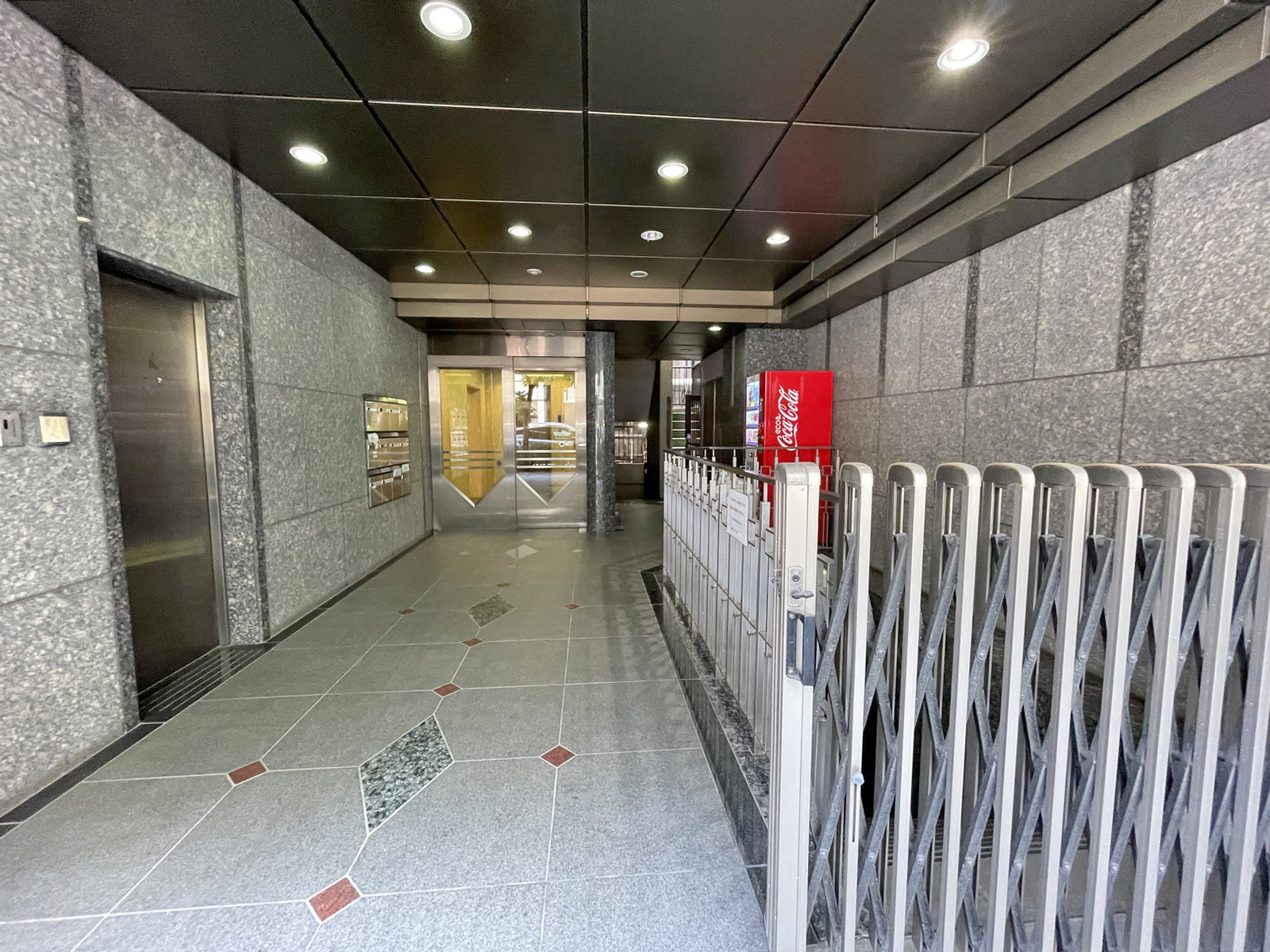 エントランスアプローチ