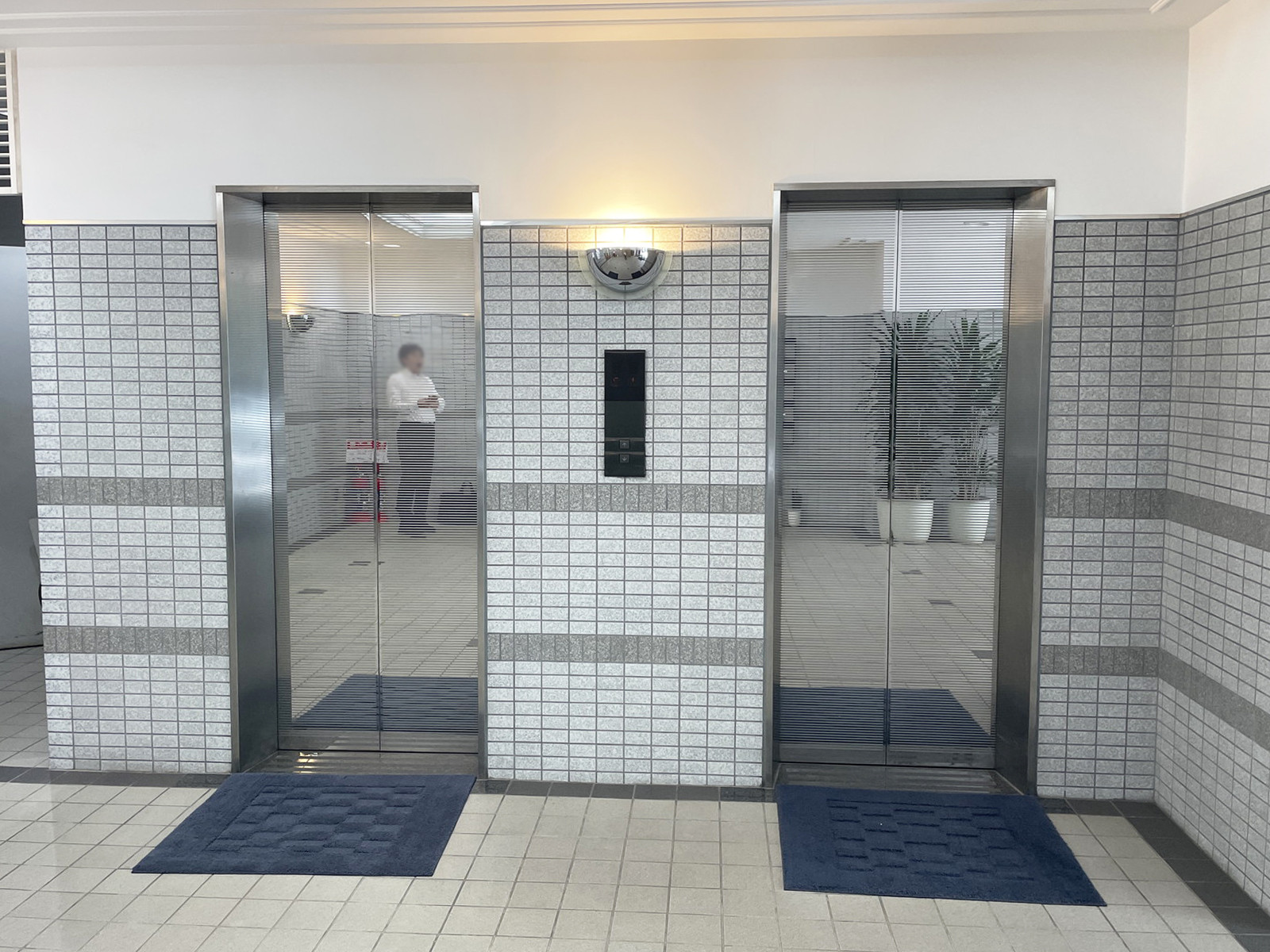 エレベーター(2基)