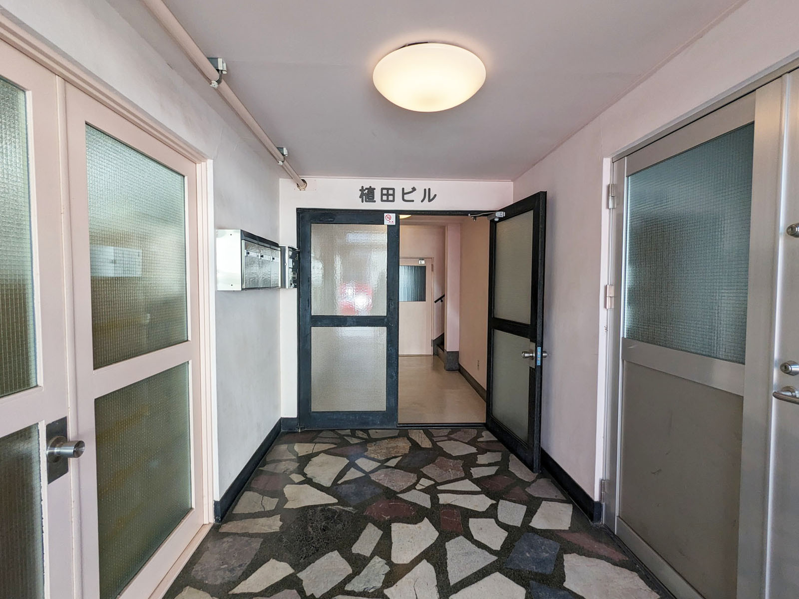 建物出入口