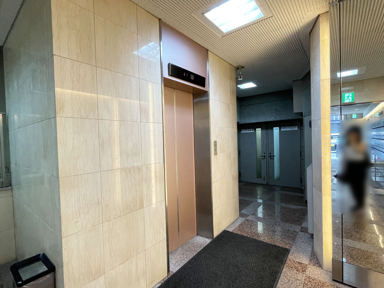 エレベーター(1基)