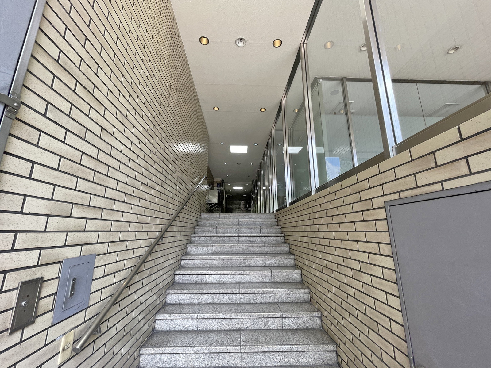 エントランスアプローチ