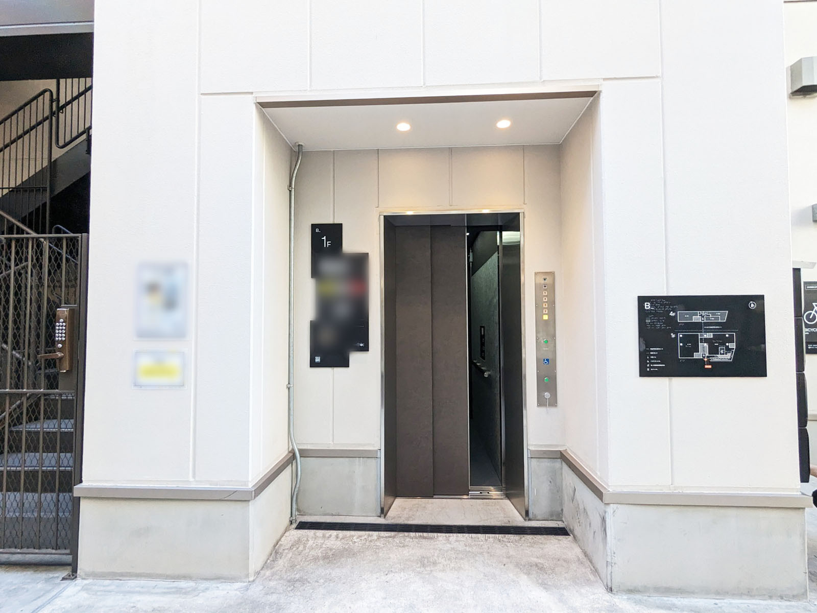 建物出入口