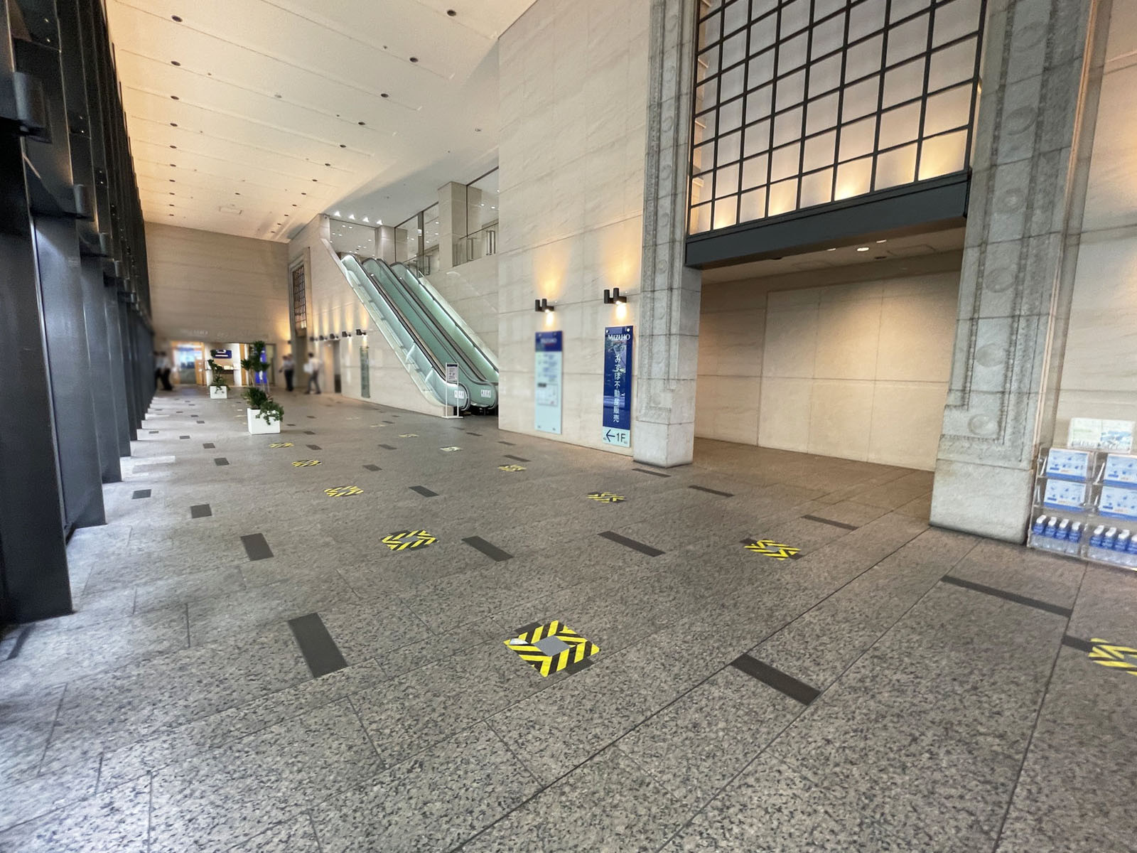 エントランスホール