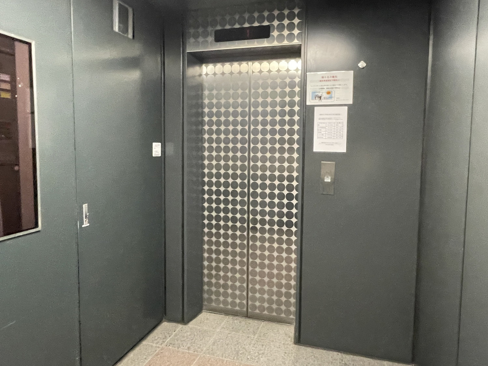 エレベーター(1基)